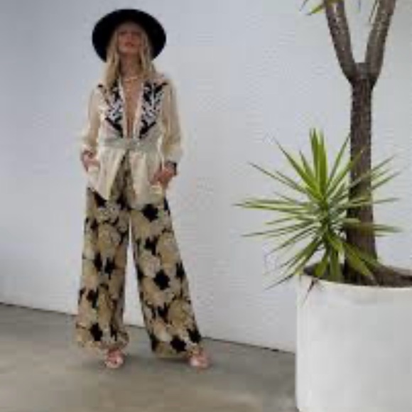 Chasing Unicorns Tops - Chasing unicorns, long sleeve embroidered blouse Large